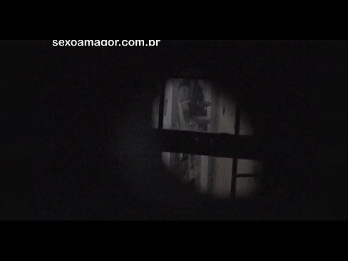 ❤️ Blondina este filmată în secret de un voyeur din cartier ascuns în spatele unor cărămizi goale ❌  at porn ro.bestsexporno.ru ❤