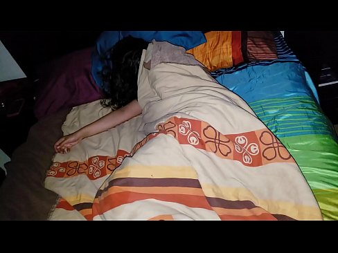 ❤️ Fiul vitreg care își ceartă tânăra mamă vitregă în timp ce ea doarme. ❌  at porn ro.bestsexporno.ru ❤